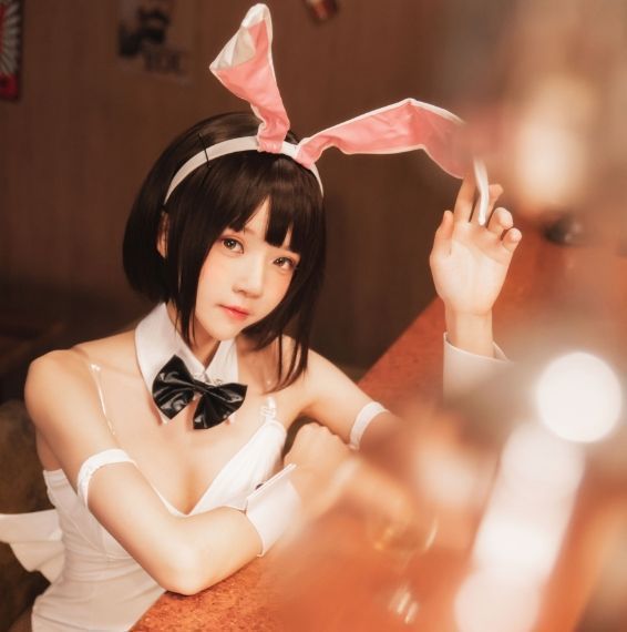 桜桃喵《加藤惠_兔女郎》：她的俏皮与优雅