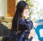 桜桃喵《小少女_黑色水手服》——初冬的午后，纯真与成熟的交织