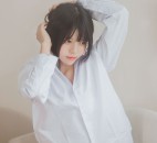 桜桃喵《白衬衫散发》—天使的眼神与白衬衫的温柔